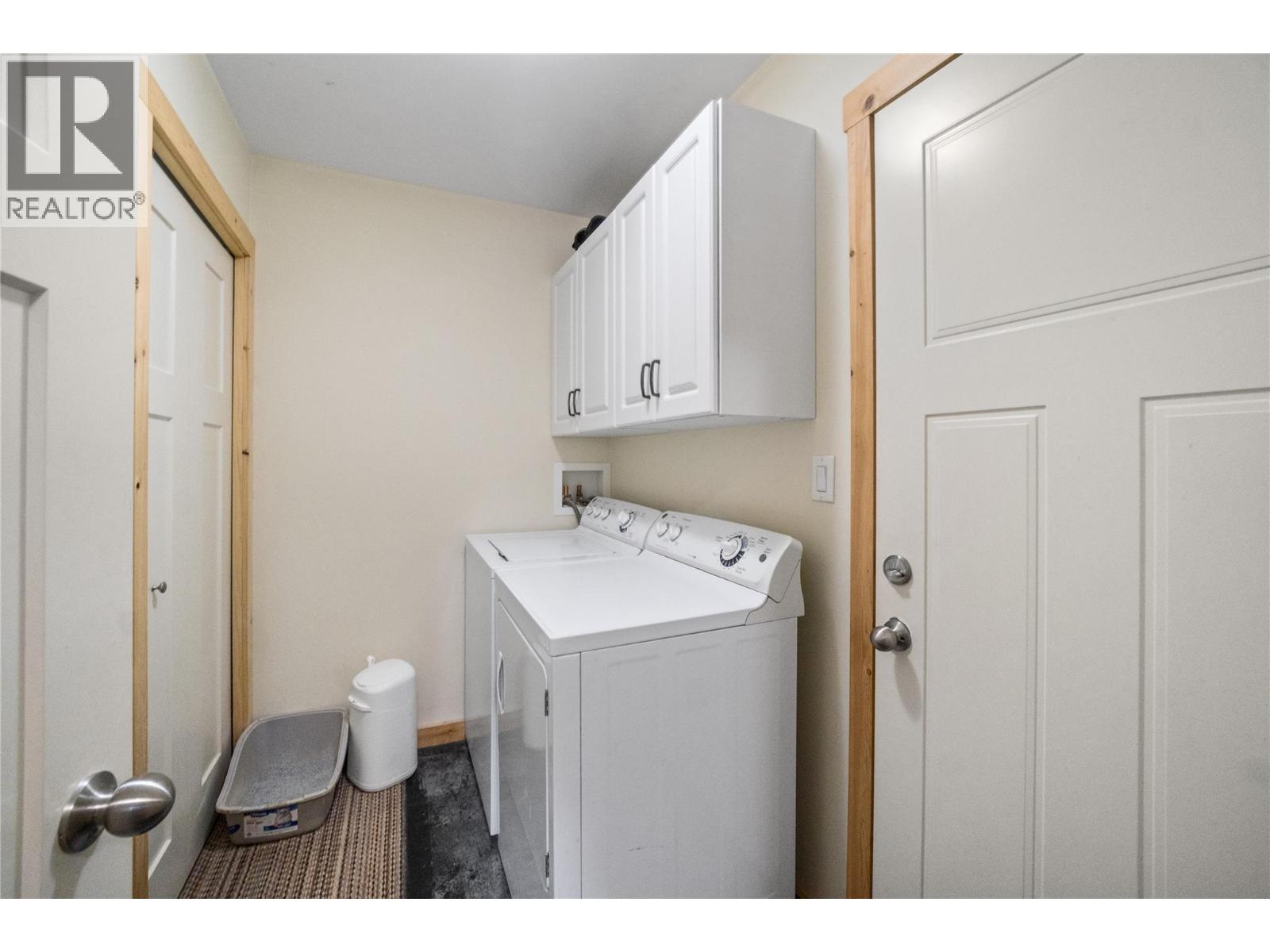 331 Fraser Avenue Nw, Salmon Arm, British Columbia  V1E 1W3 - Photo 17 - 10389774