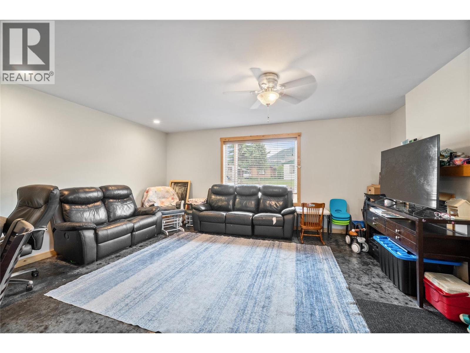 331 Fraser Avenue Nw, Salmon Arm, British Columbia  V1E 1W3 - Photo 24 - 10389774