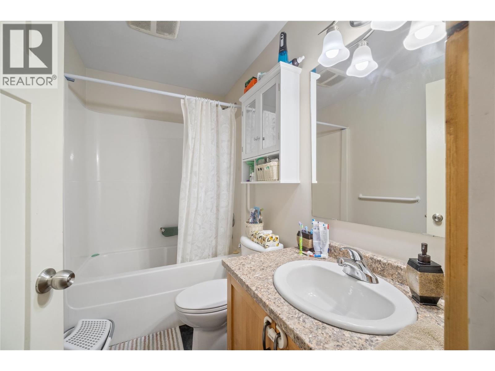 331 Fraser Avenue Nw, Salmon Arm, British Columbia  V1E 1W3 - Photo 33 - 10389774
