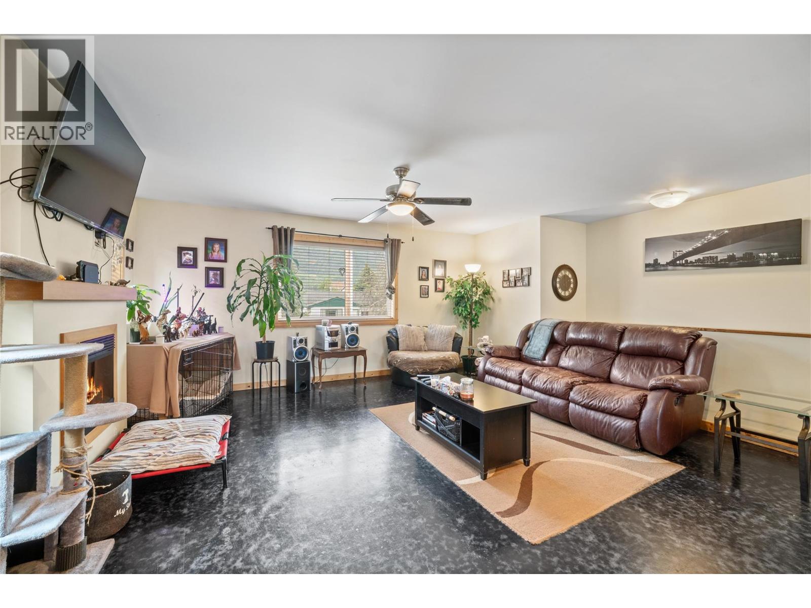 331 Fraser Avenue Nw, Salmon Arm, British Columbia  V1E 1W3 - Photo 5 - 10389774