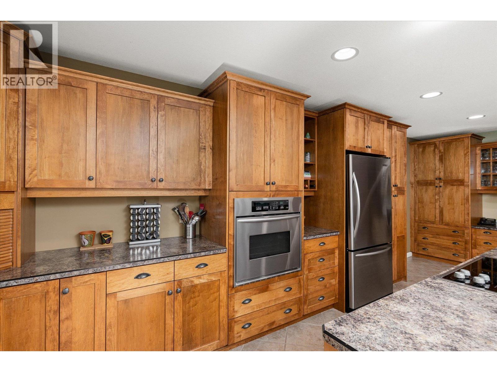 811 Coronado Crescent, Kelowna, British Columbia  V1W 2K5 - Photo 8 - 10387831