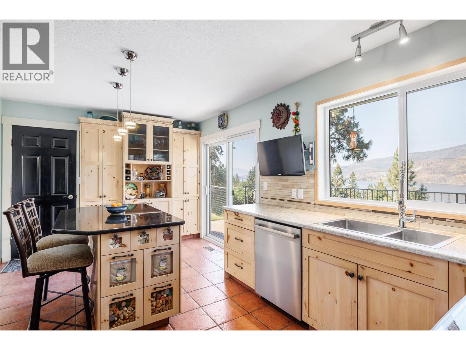 1928 Paly Road, Kelowna, British Columbia  V1V 2B9 - Photo 8 - 10389644