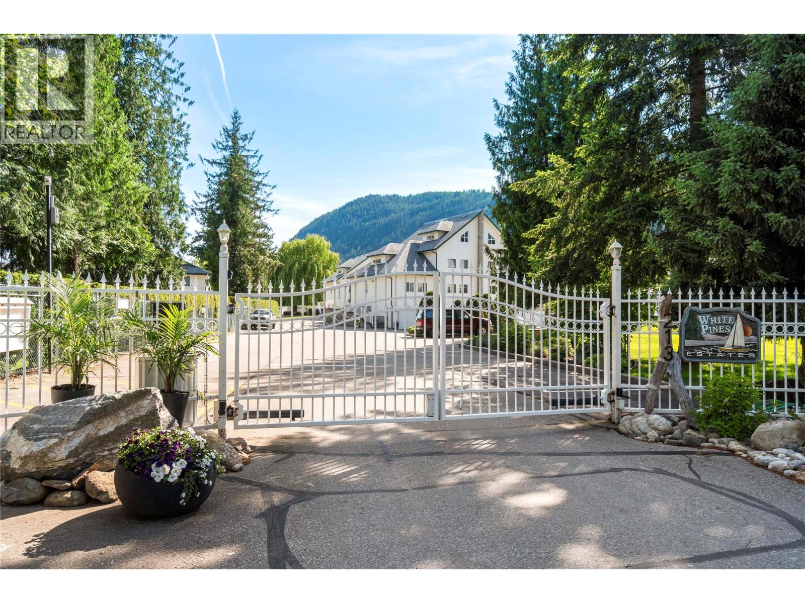 213 White Pine Crescent Unit# 243, Sicamous, British Columbia  V0E 2V1 - Photo 41 - 10389808
