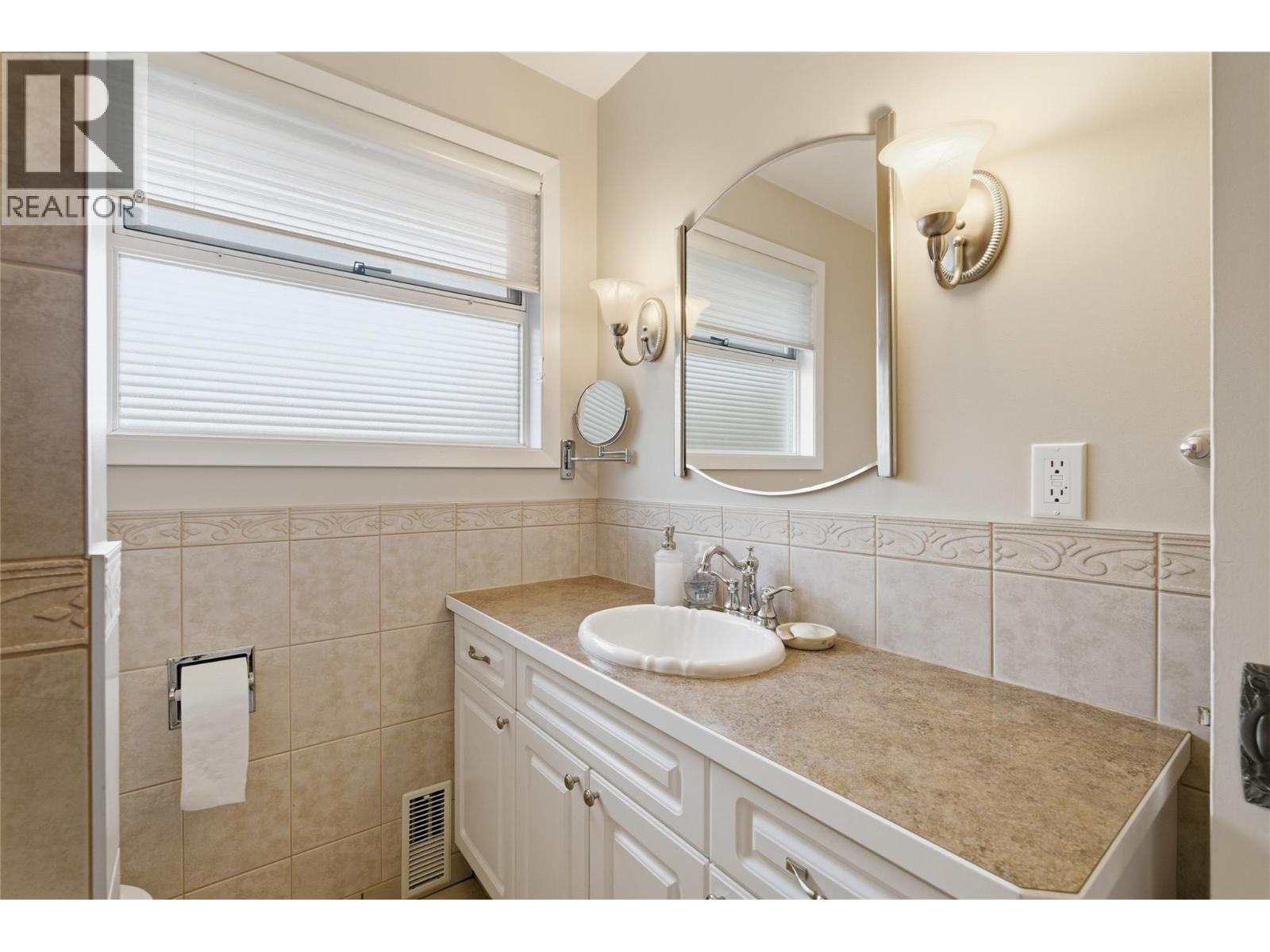 164 Manor Park Avenue, Penticton, British Columbia  V2A 2R2 - Photo 21 - 10389628