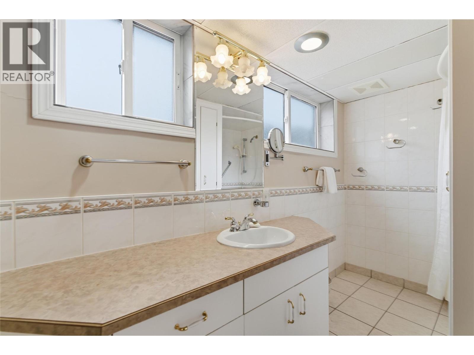 164 Manor Park Avenue, Penticton, British Columbia  V2A 2R2 - Photo 26 - 10389628
