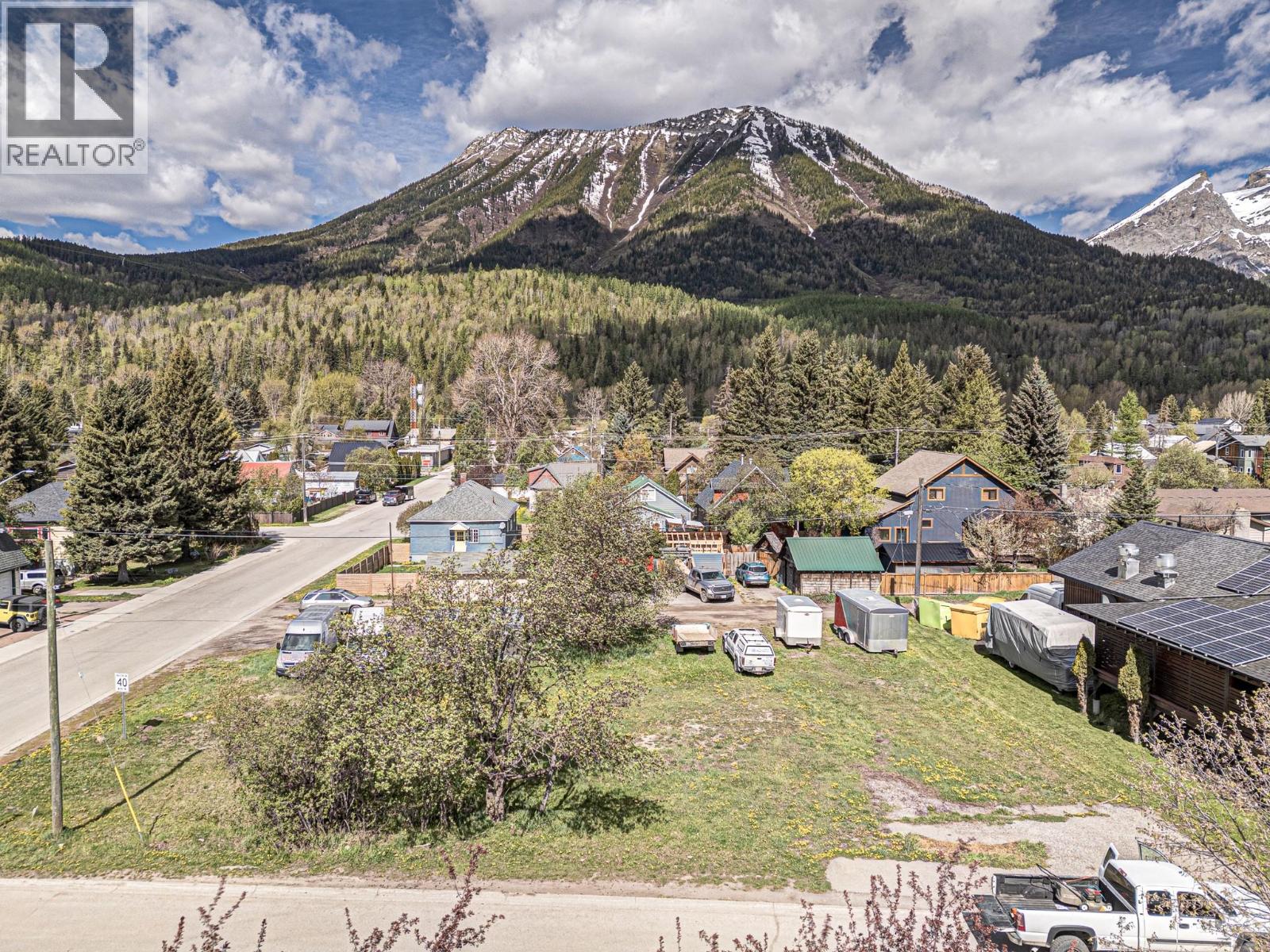 701 & 721 7th Avenue, Fernie, British Columbia  V0B 1M0 - Photo 2 - 10389858