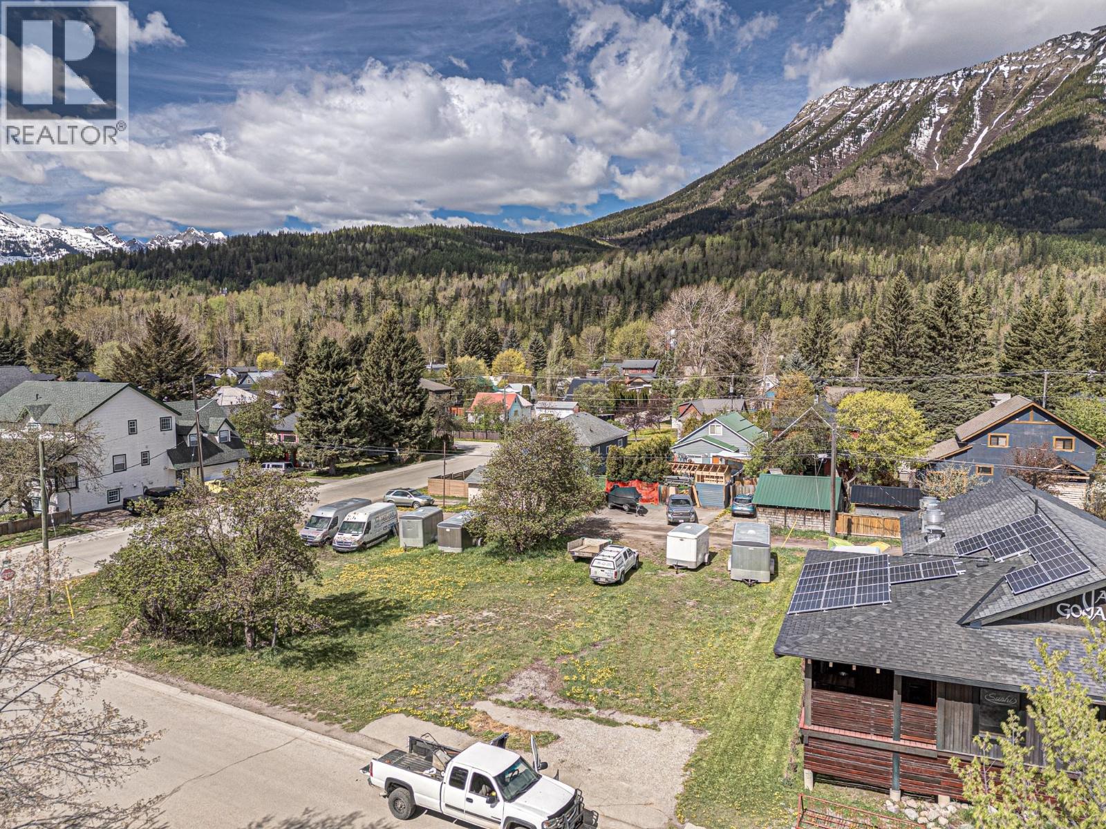 701 & 721 7th Avenue, Fernie, British Columbia  V0B 1M0 - Photo 3 - 10389858