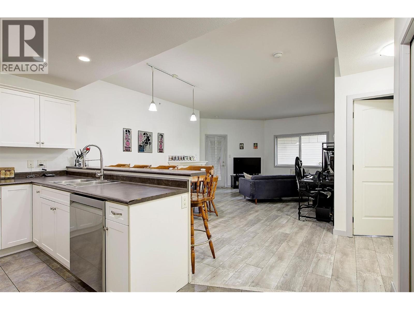 345 Mills Road Unit# 305, Kelowna, British Columbia  V1X 4G9 - Photo 8 - 10389437