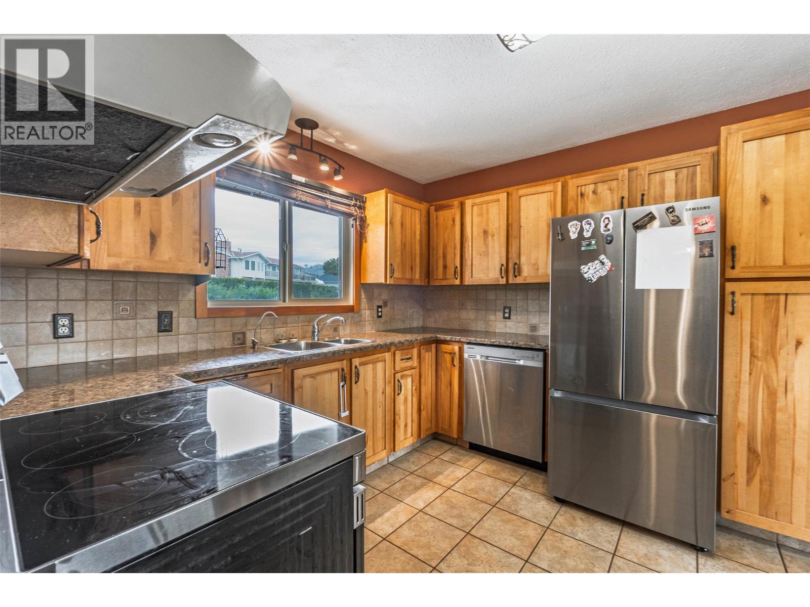 6563 Mountainview Drive, Oliver, British Columbia  V0H 1T4 - Photo 4 - 10389920