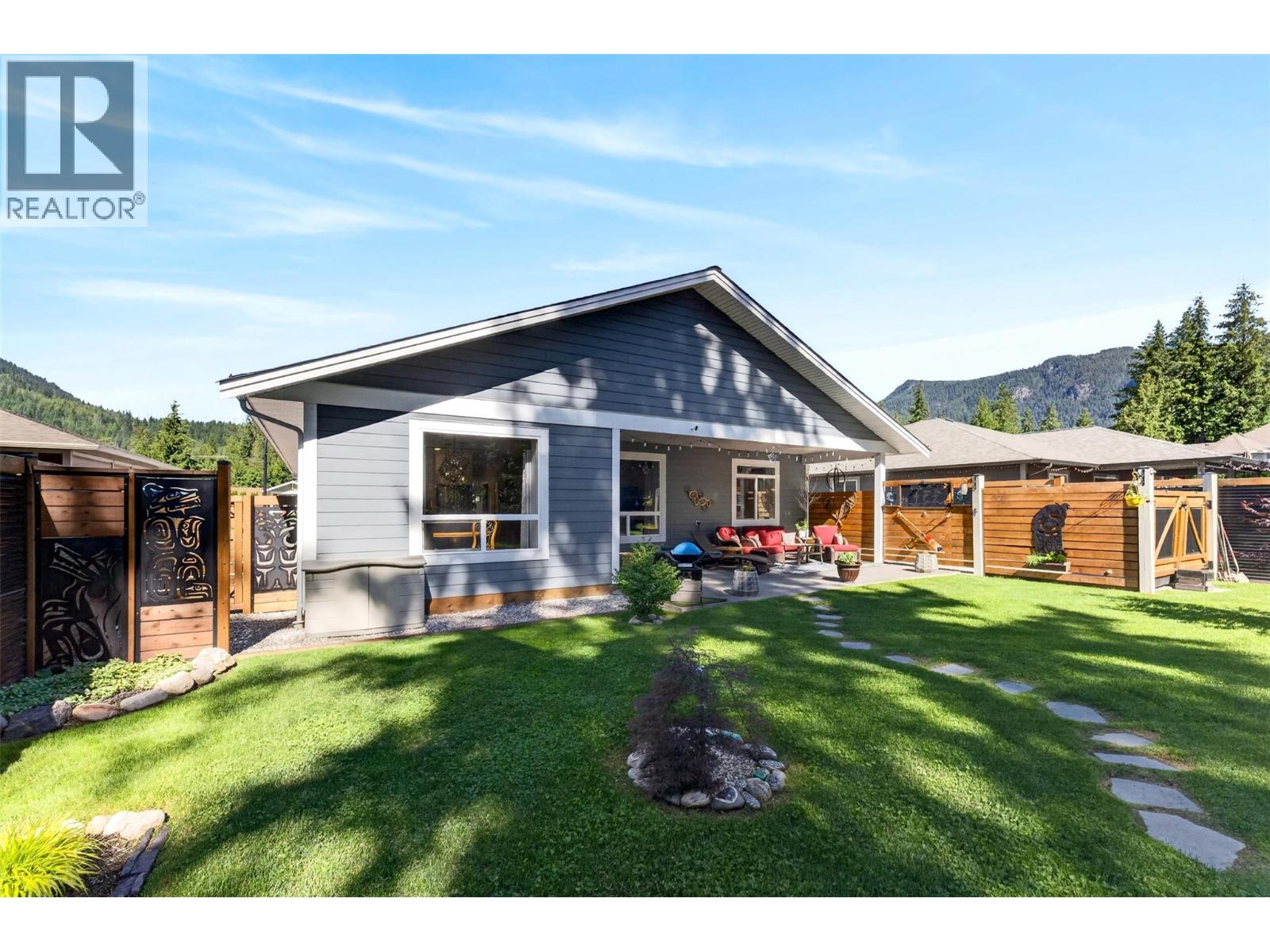 1015 Hemlock Crescent N, Sicamous, British Columbia  V0E 2V1 - Photo 51 - 10390014