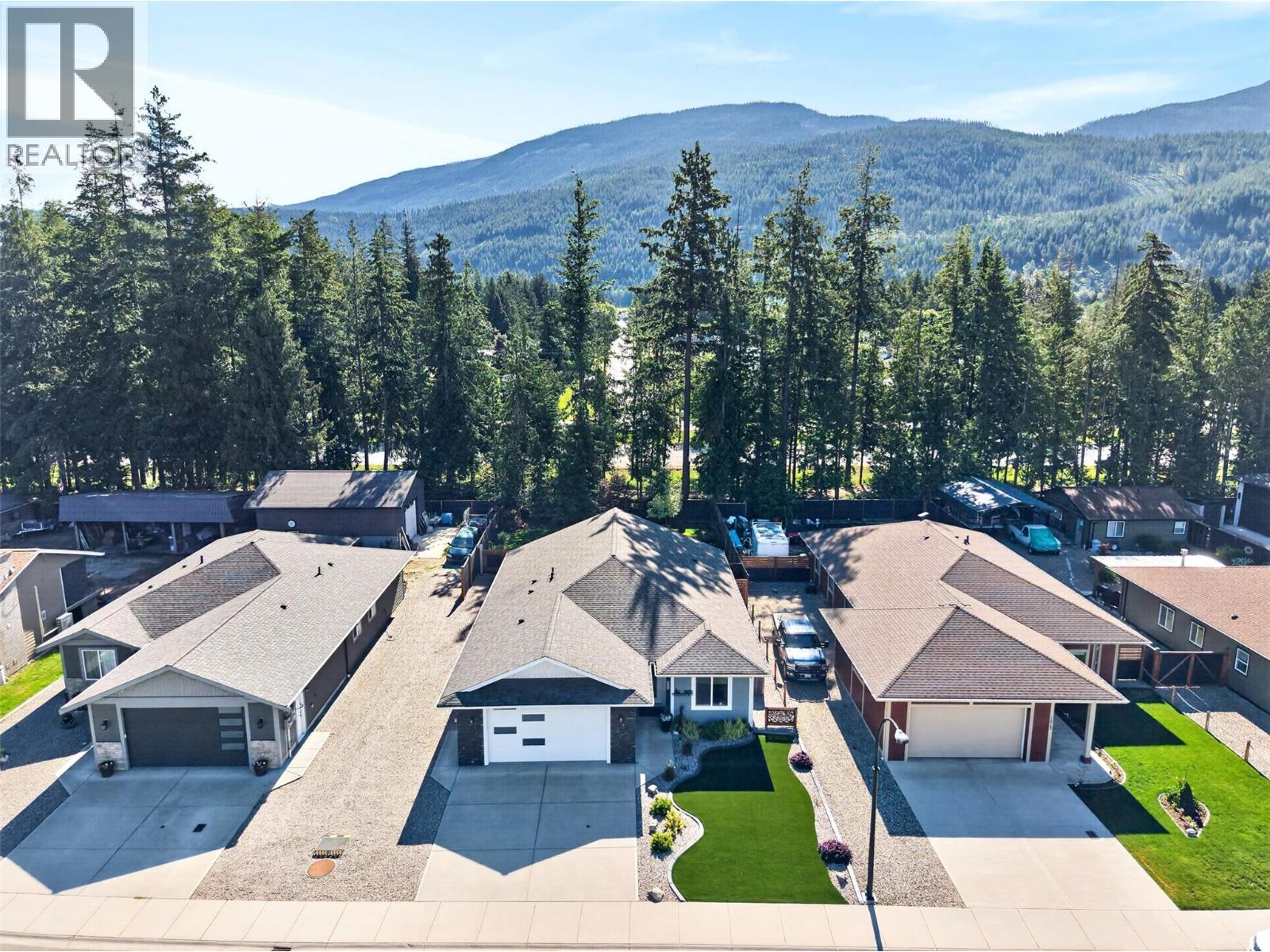 1015 Hemlock Crescent N, Sicamous, British Columbia  V0E 2V1 - Photo 60 - 10390014