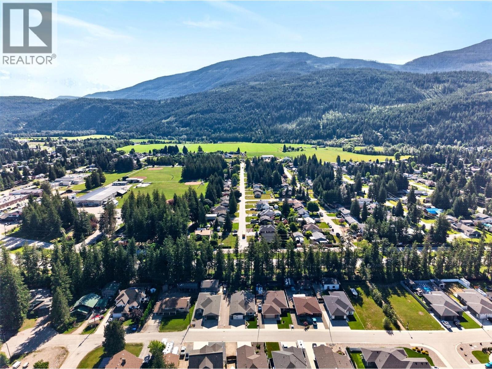 1015 Hemlock Crescent N, Sicamous, British Columbia  V0E 2V1 - Photo 61 - 10390014