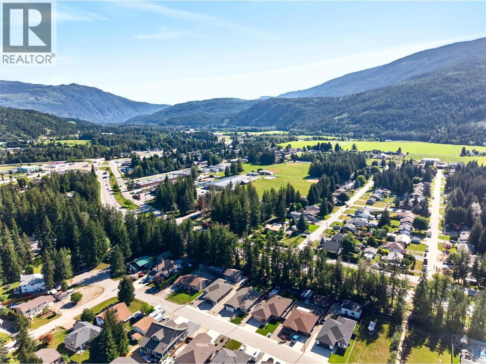 1015 Hemlock Crescent N, Sicamous, British Columbia  V0E 2V1 - Photo 62 - 10390014