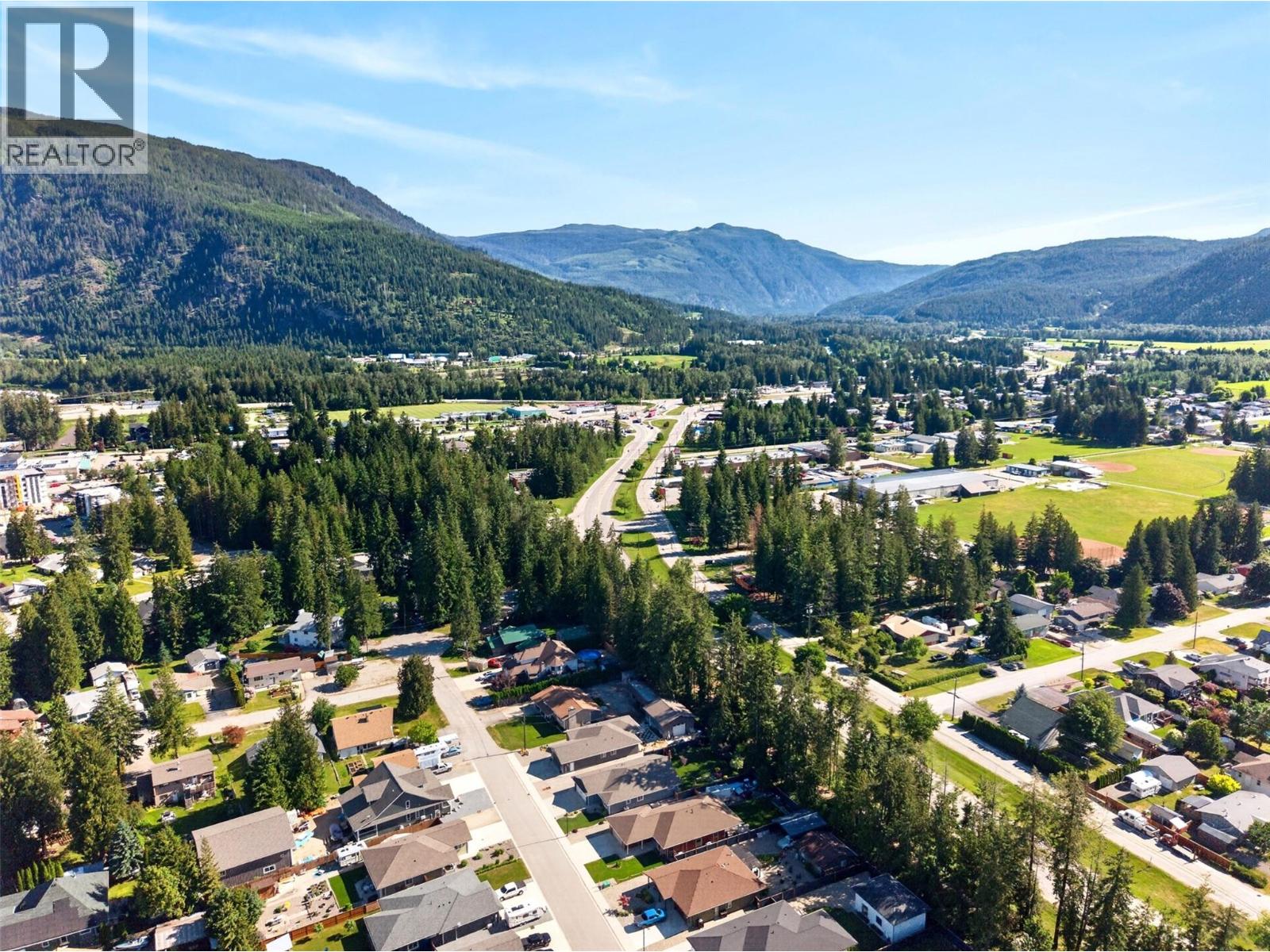 1015 Hemlock Crescent N, Sicamous, British Columbia  V0E 2V1 - Photo 63 - 10390014