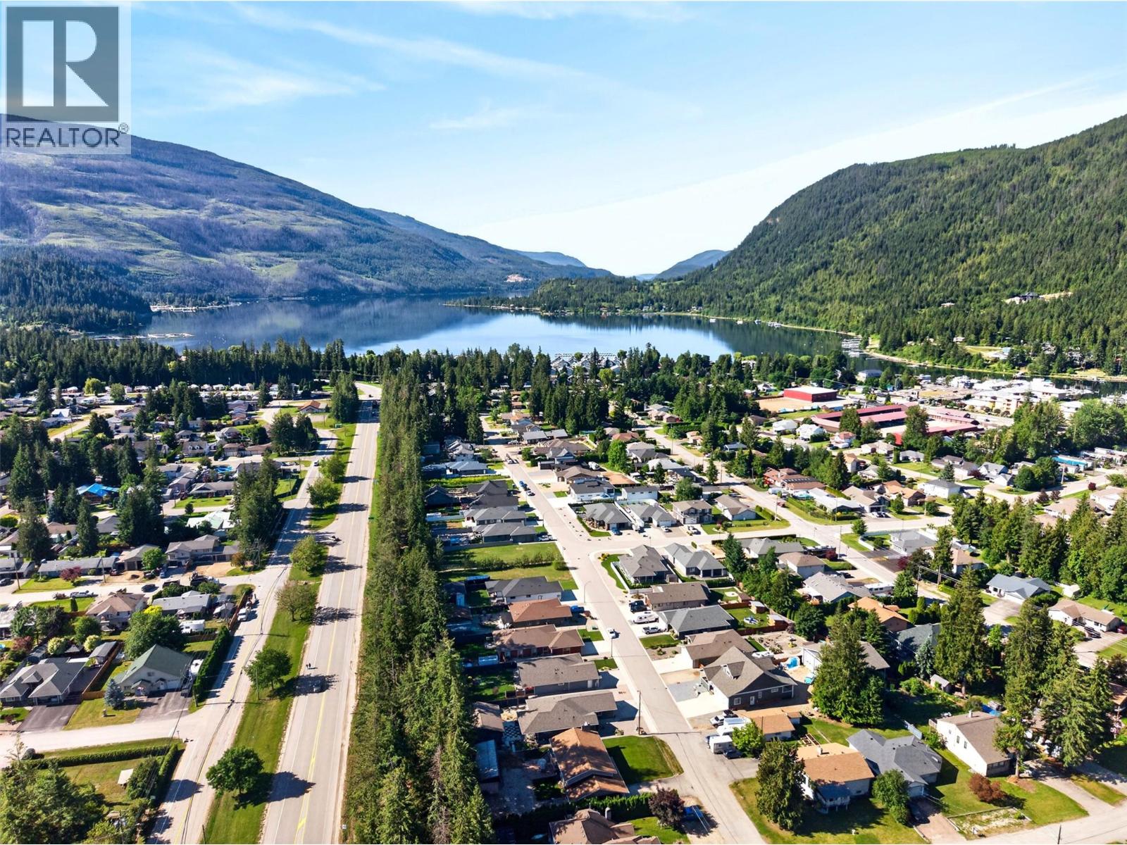 1015 Hemlock Crescent N, Sicamous, British Columbia  V0E 2V1 - Photo 65 - 10390014