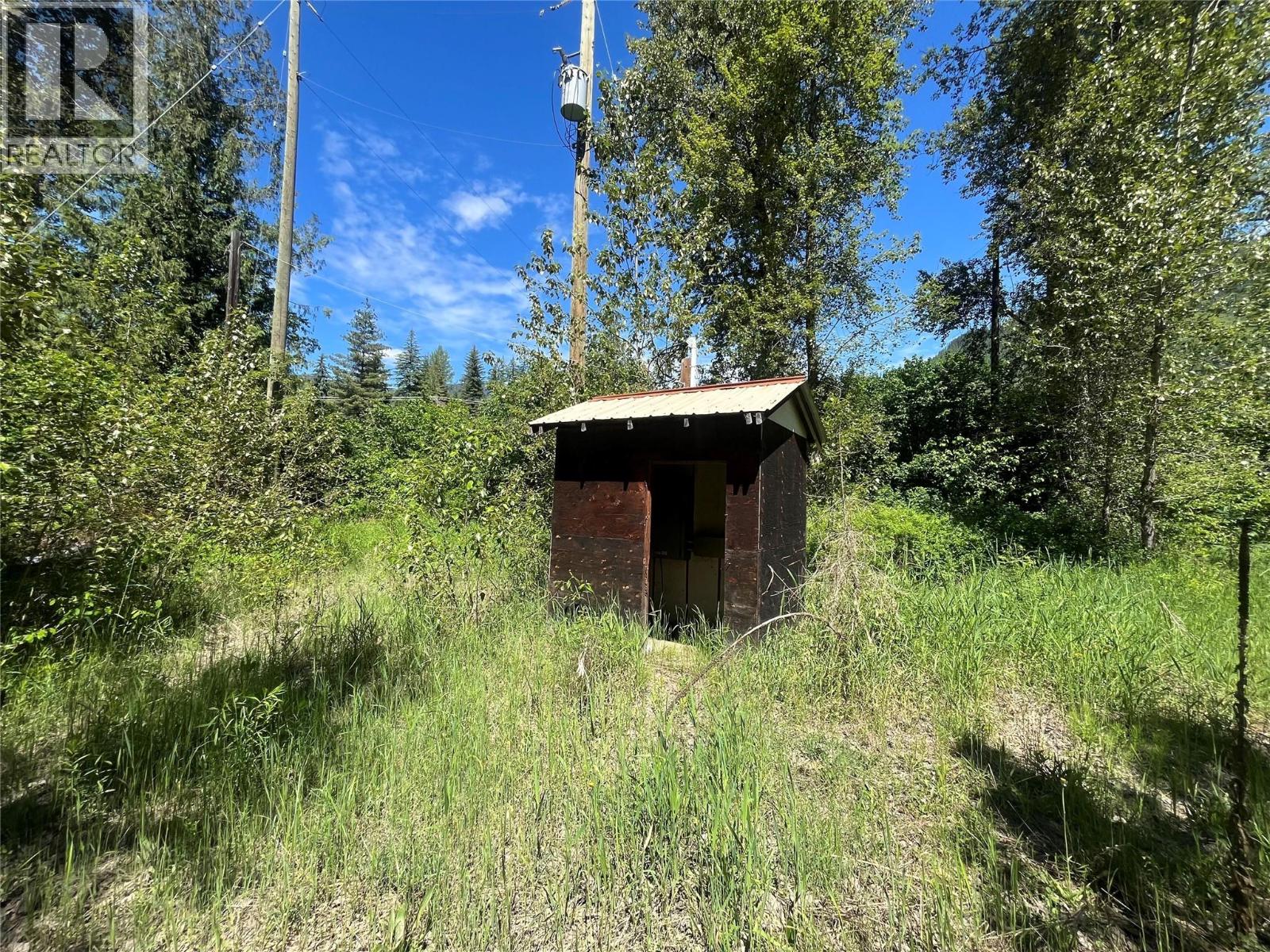 5568 Trans Canada Highway, Malakwa, British Columbia  V0E 1M3 - Photo 25 - 10389982