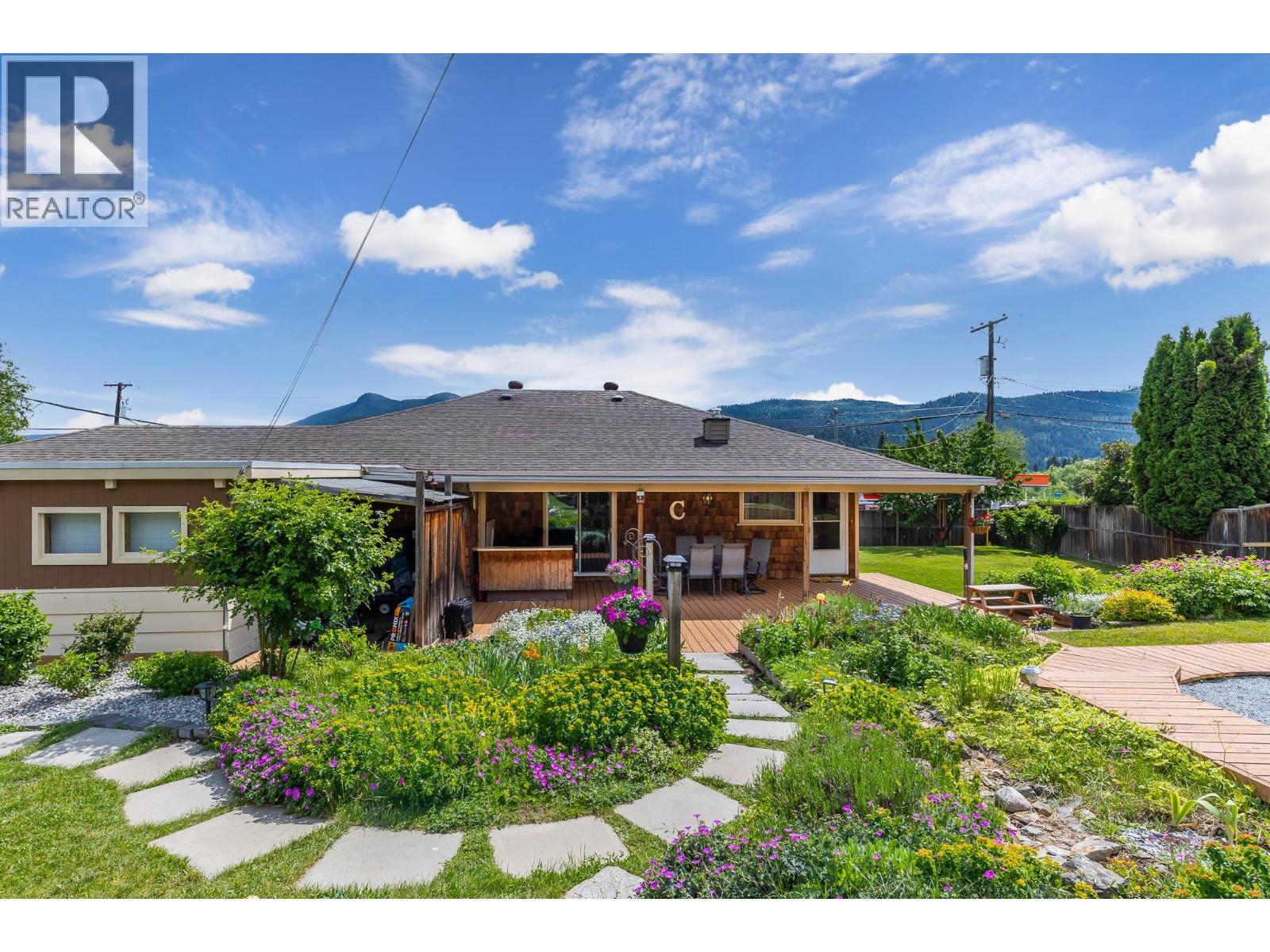 6310 Freeman Drive, Coldstream, British Columbia  V1B 3C7 - Photo 2 - 10389086