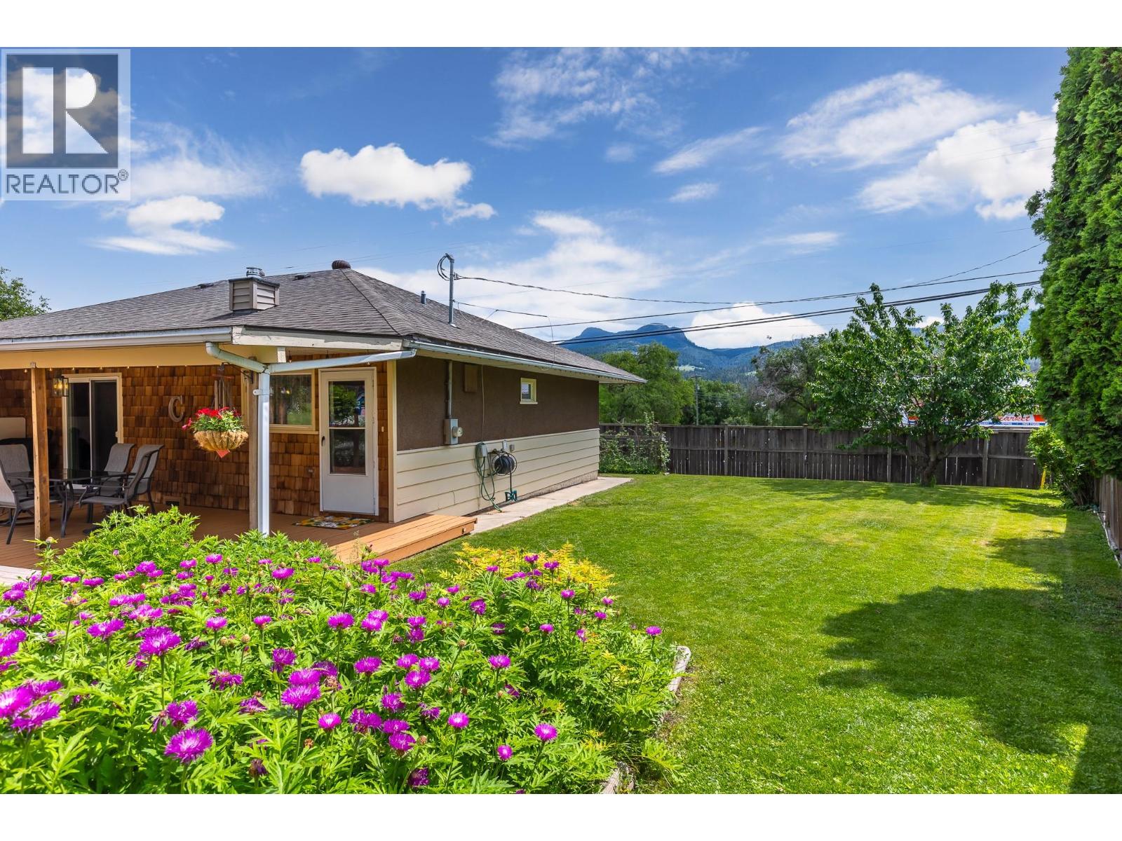 6310 Freeman Drive, Coldstream, British Columbia  V1B 3C7 - Photo 9 - 10389086