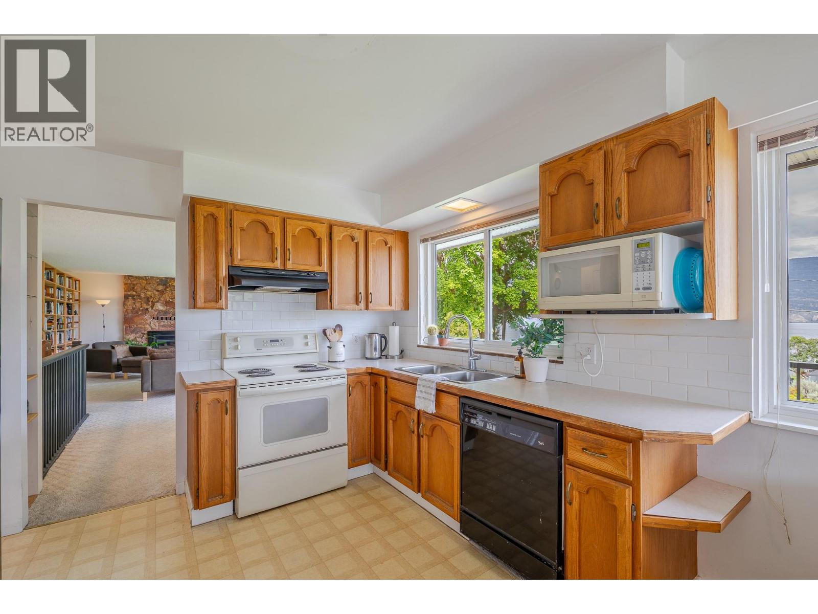 14812 Downton Avenue, Summerland, British Columbia  V0H 1Z1 - Photo 10 - 10389999