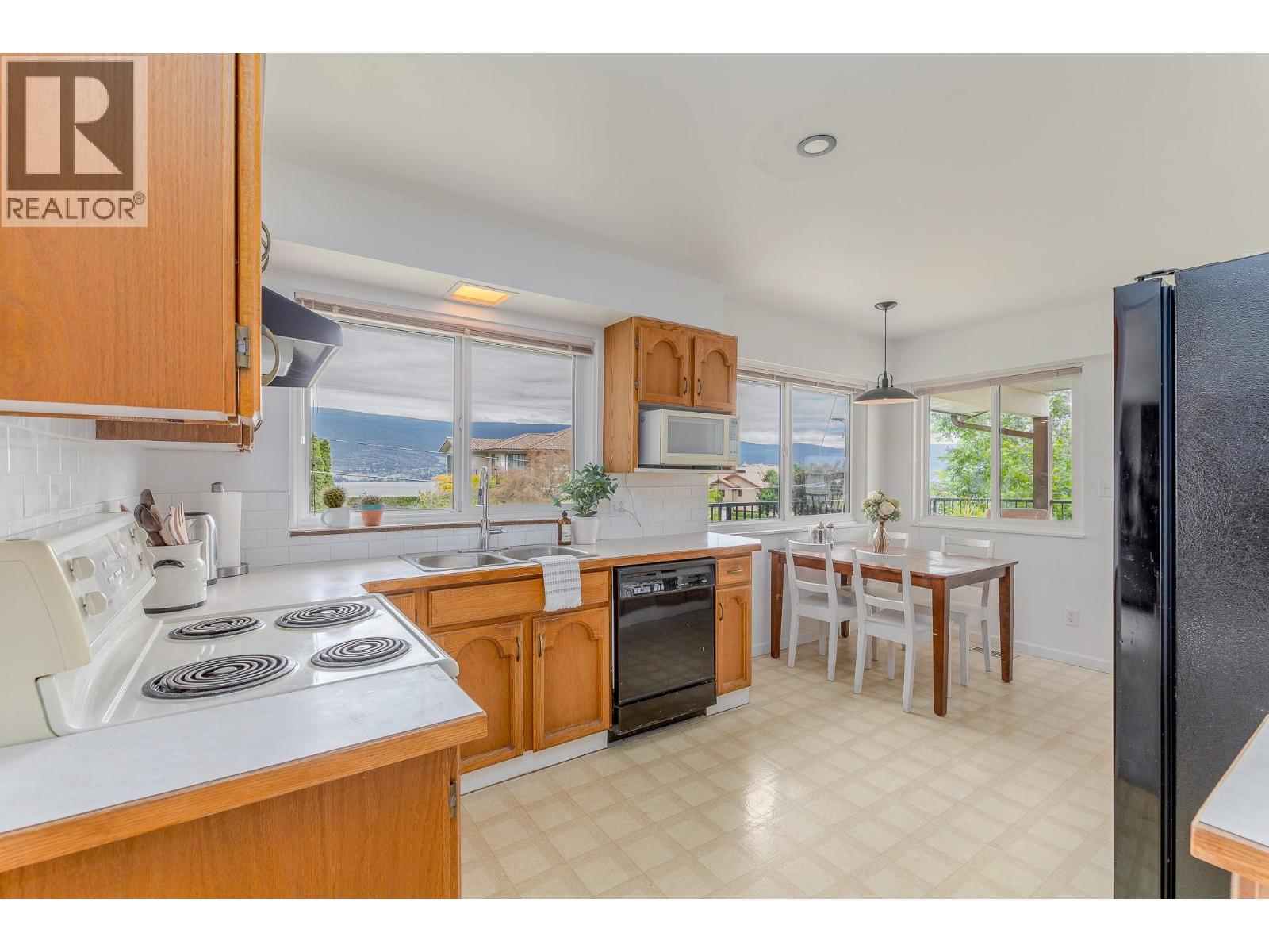 14812 Downton Avenue, Summerland, British Columbia  V0H 1Z1 - Photo 8 - 10389999