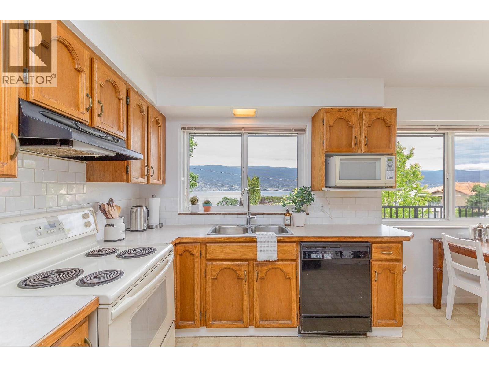 14812 Downton Avenue, Summerland, British Columbia  V0H 1Z1 - Photo 9 - 10389999