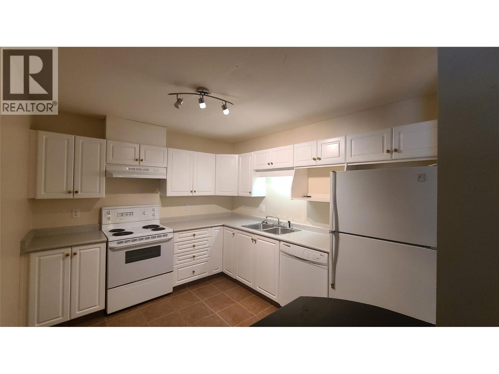 329 Rigsby Street Unit# 102, Penticton, British Columbia  V2A 5S6 - Photo 4 - 10389972