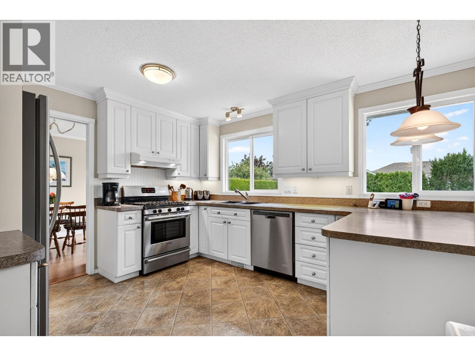 660 Welke Road, Kelowna, British Columbia  V1W 1A7 - Photo 9 - 10389165