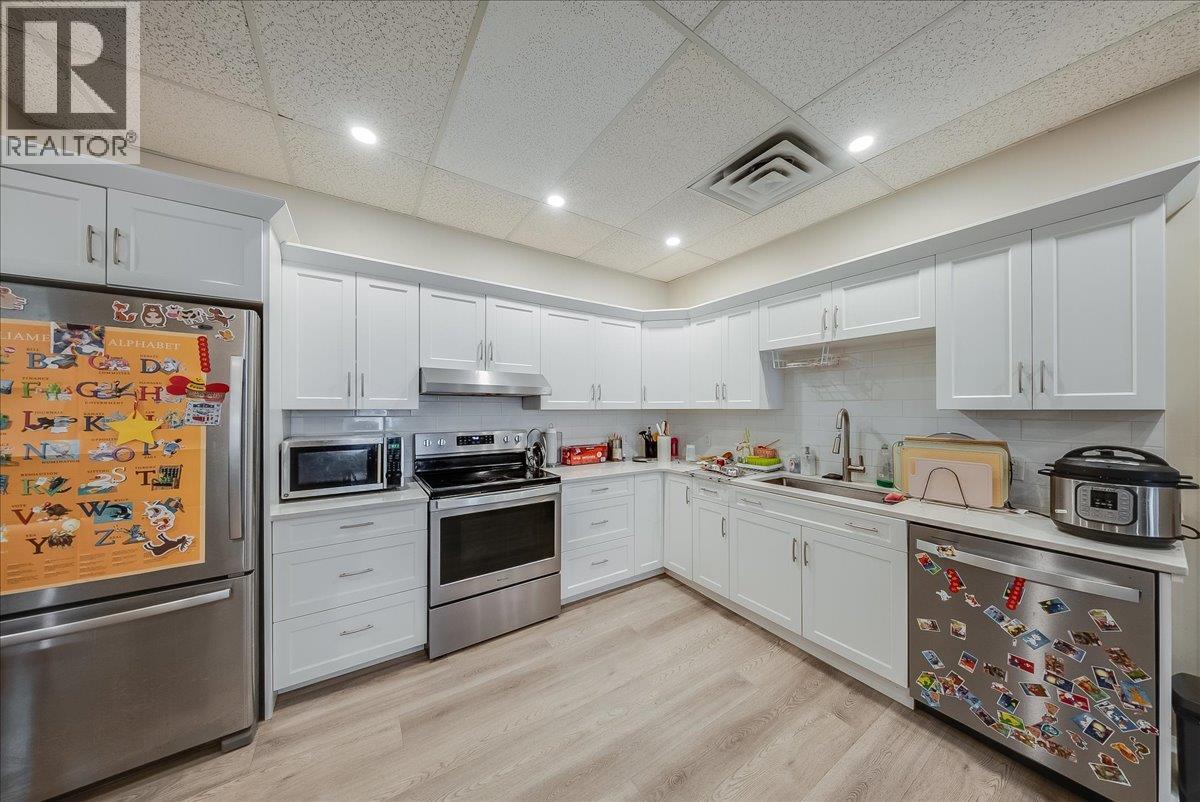 1500 Cedar Avenue, Trail, British Columbia  V1R 4C6 - Photo 9 - 10389784