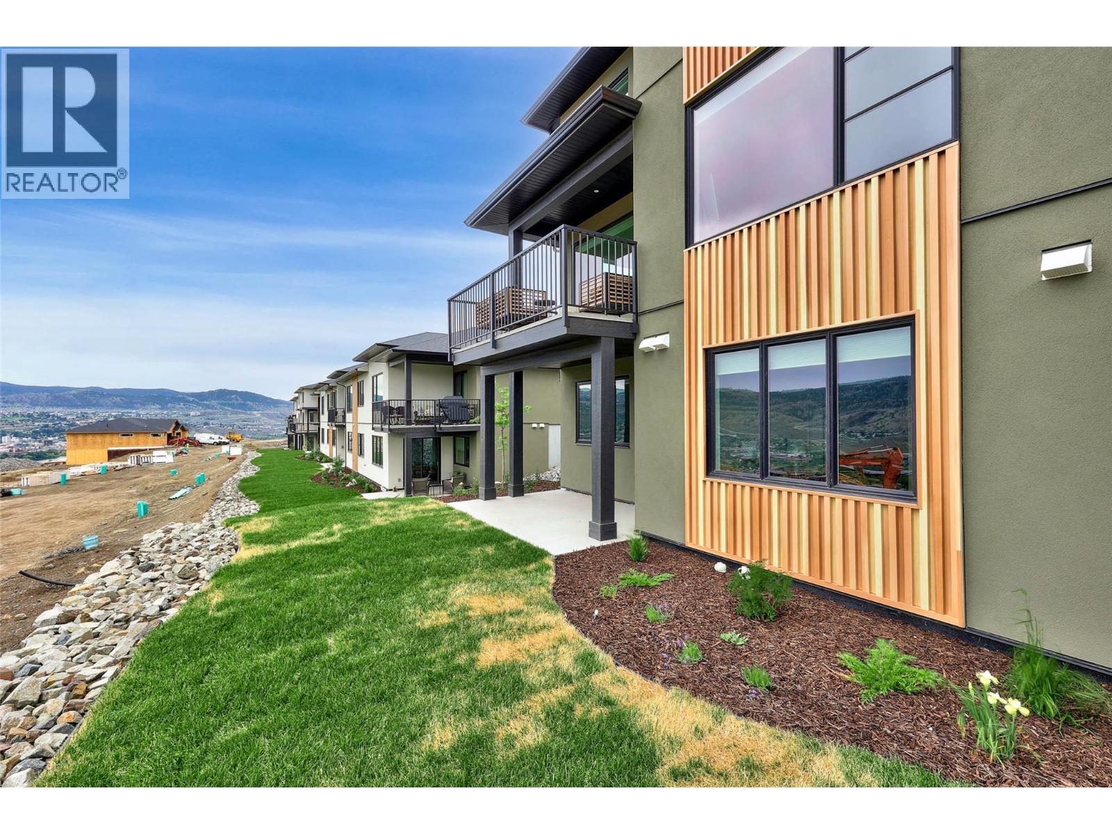 5046 Sun Rivers Drive, Kamloops, British Columbia  V2H 0E7 - Photo 37 - 10389726