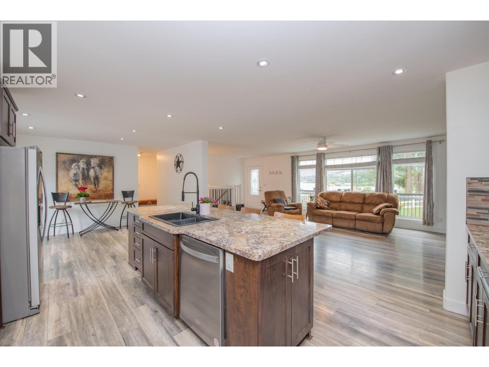 272 Lumby Mabel Lake Road, Lumby, British Columbia  V0E 2G5 - Photo 12 - 10390019