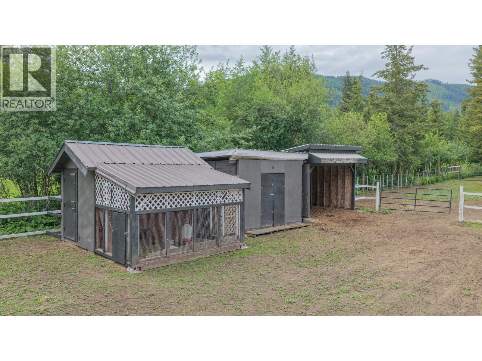 272 Lumby Mabel Lake Road, Lumby, British Columbia  V0E 2G5 - Photo 7 - 10390019