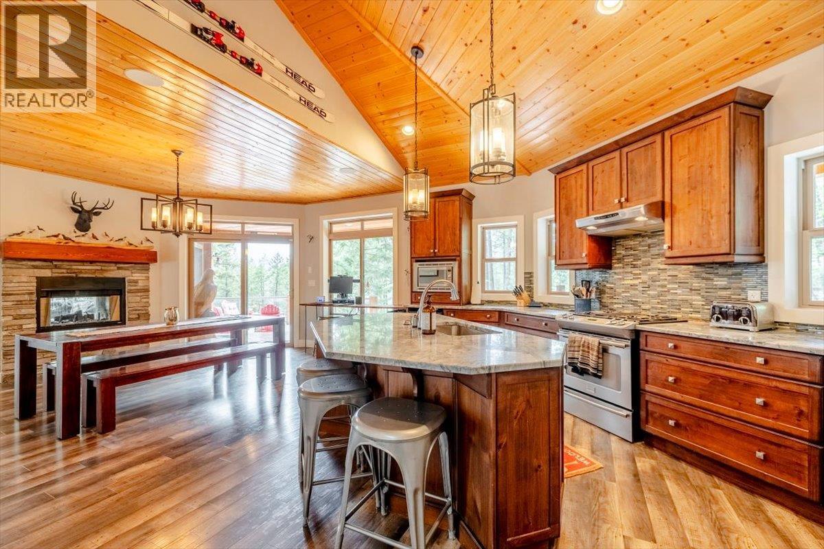 9942 Osprey Landing Drive, Wardner, British Columbia  V0B 2J0 - Photo 17 - 10389918