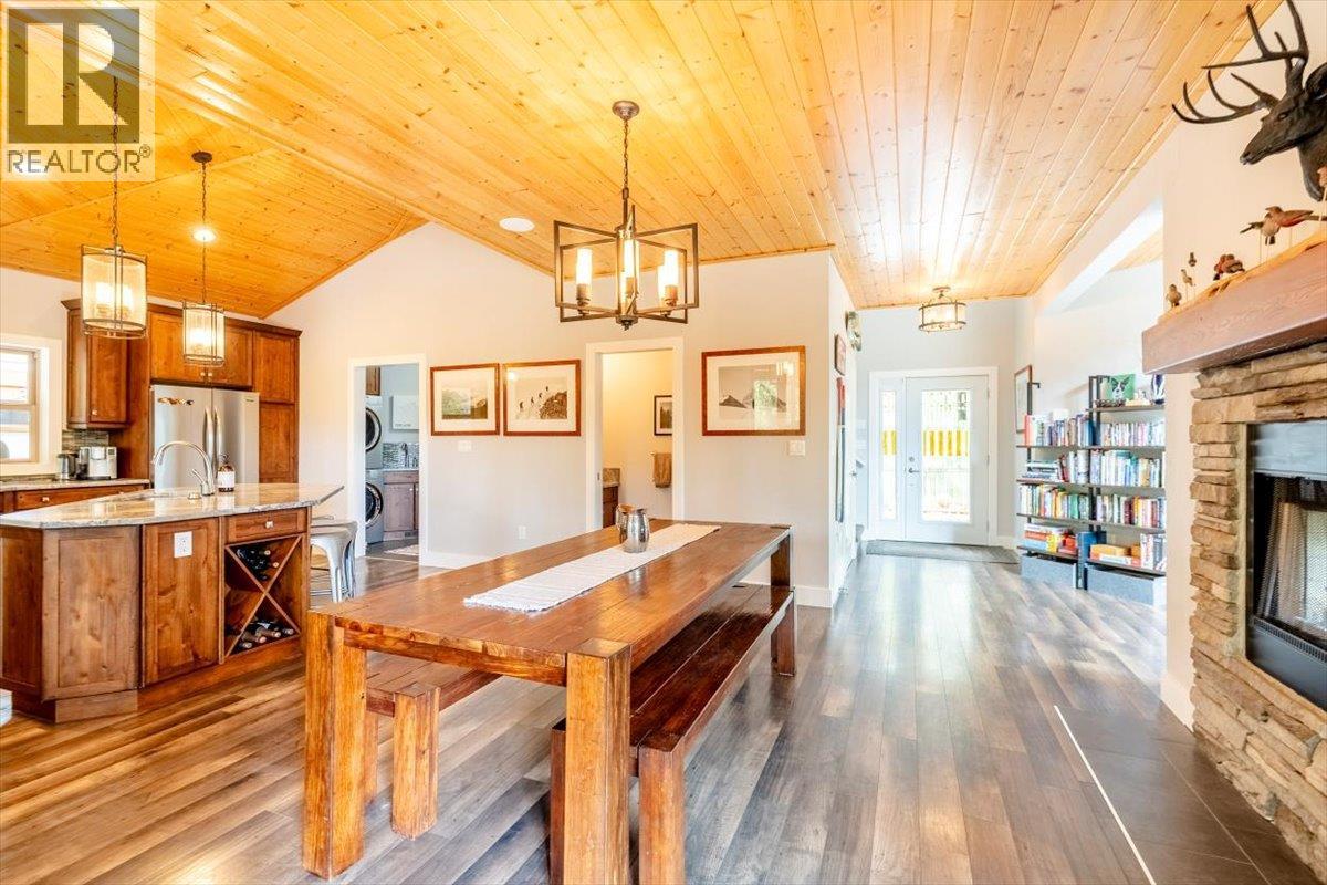 9942 Osprey Landing Drive, Wardner, British Columbia  V0B 2J0 - Photo 22 - 10389918