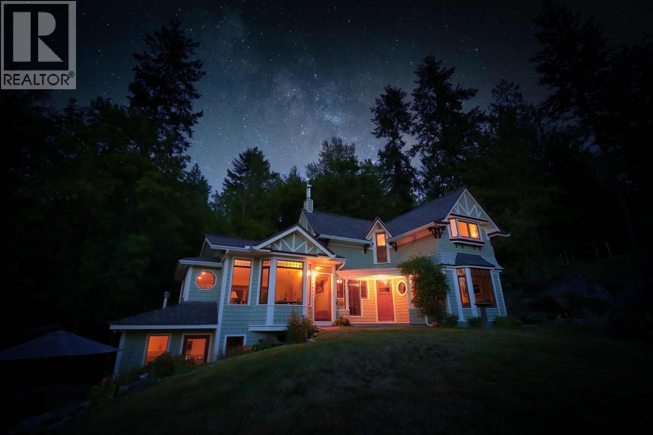 532 Park Street, Nelson, British Columbia  V1L 2G9 - Photo 2 - 10389231