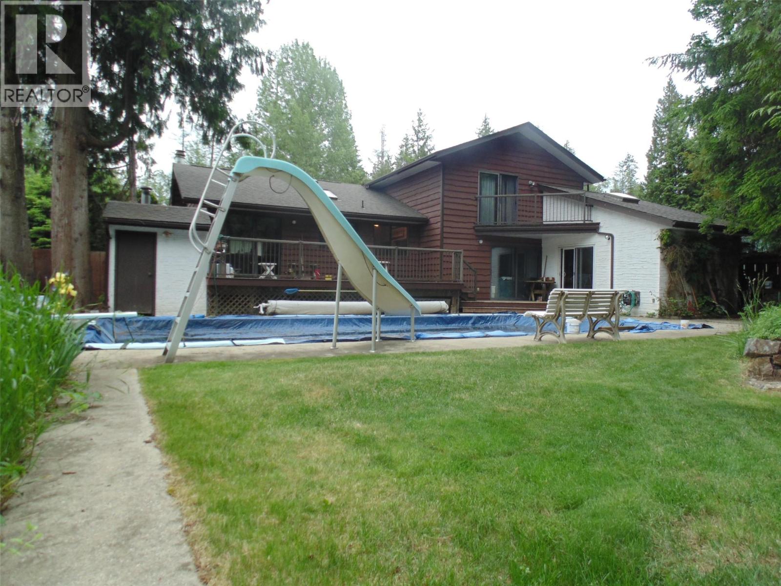 1437 Meadowbrook Drive, Castlegar, British Columbia  V1N 3L9 - Photo 3 - 10388628