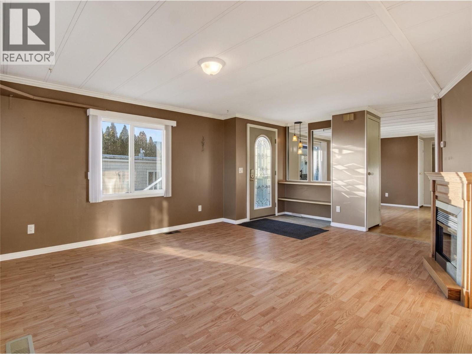 98 Okanagan Avenue E Unit# 11, Penticton, British Columbia  V2A 3J5 - Photo 2 - 10390031