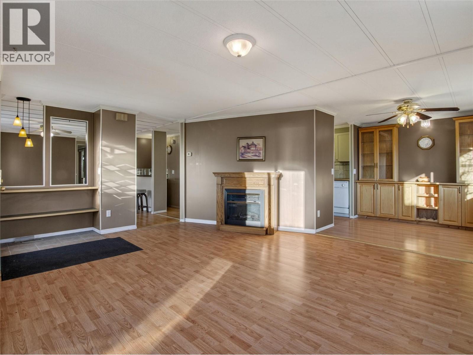 98 Okanagan Avenue E Unit# 11, Penticton, British Columbia  V2A 3J5 - Photo 3 - 10390031