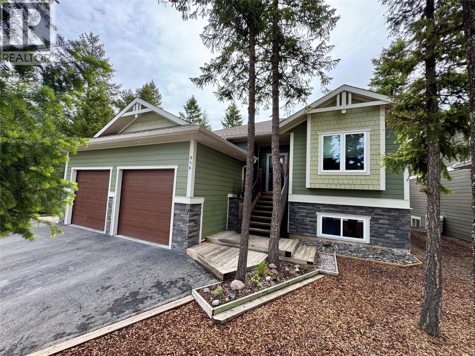 956 Copper Point Way, Invermere, British Columbia  V0A 1K3 - Photo 1 - 10389994