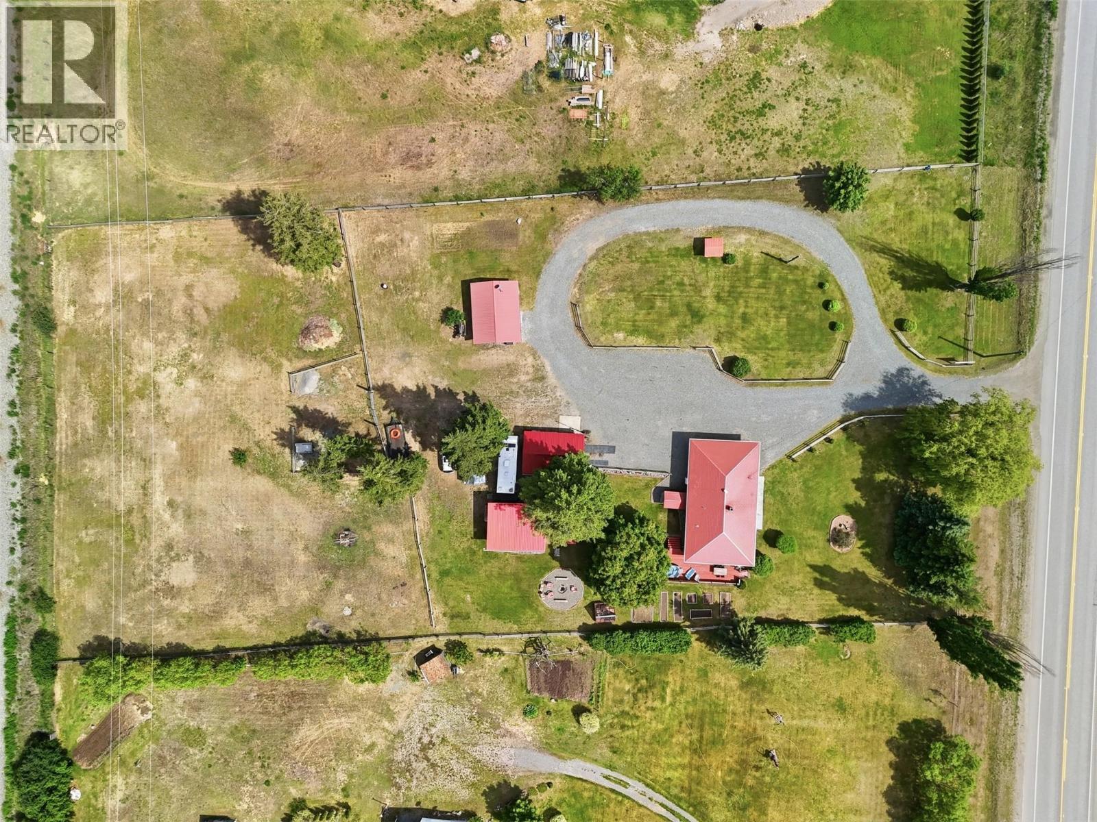 3191 Yellowhead Highway S, Barriere, British Columbia  V0E 2E0 - Photo 1 - 10389900