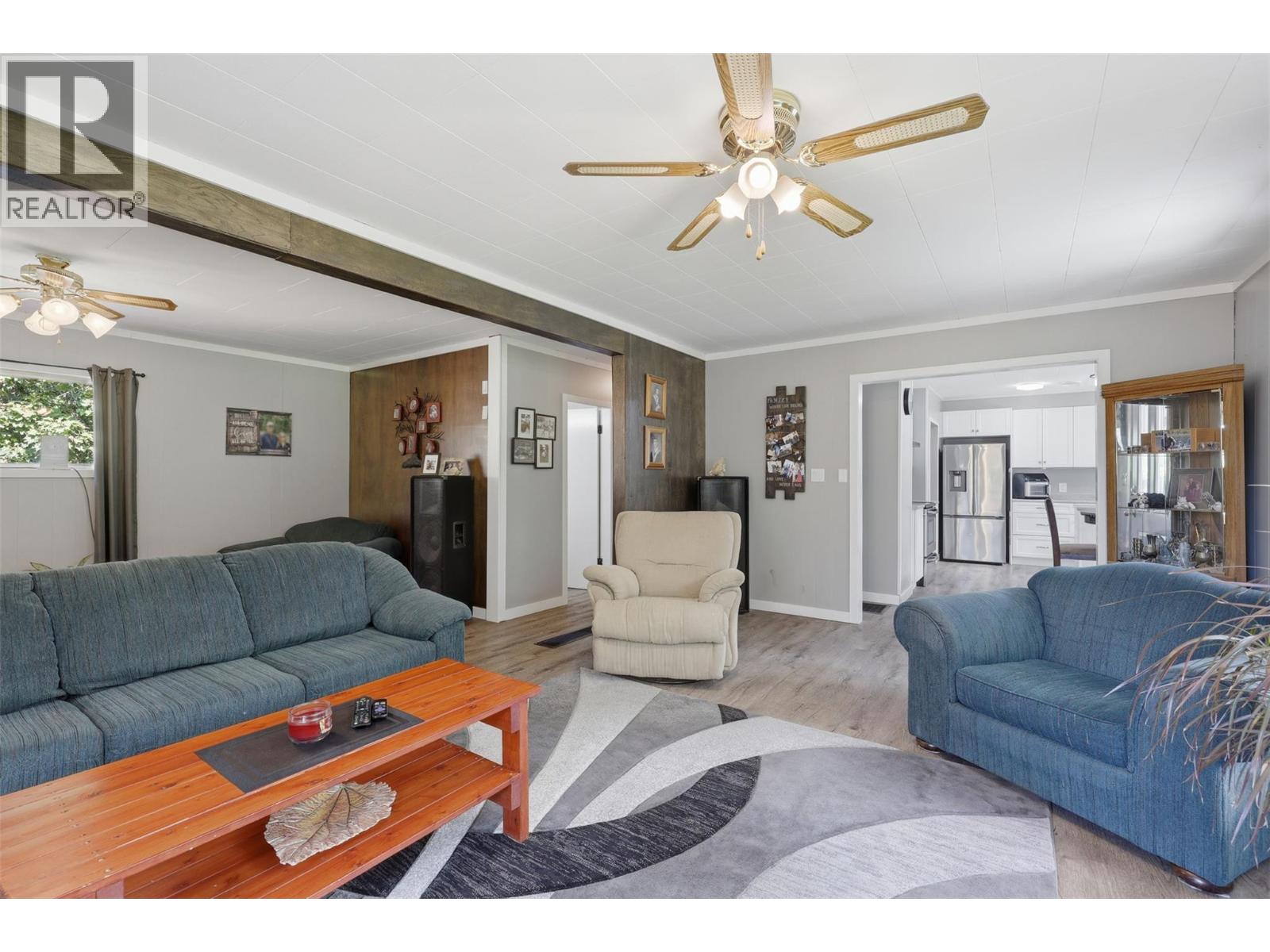 3191 Yellowhead Highway S, Barriere, British Columbia  V0E 2E0 - Photo 10 - 10389900