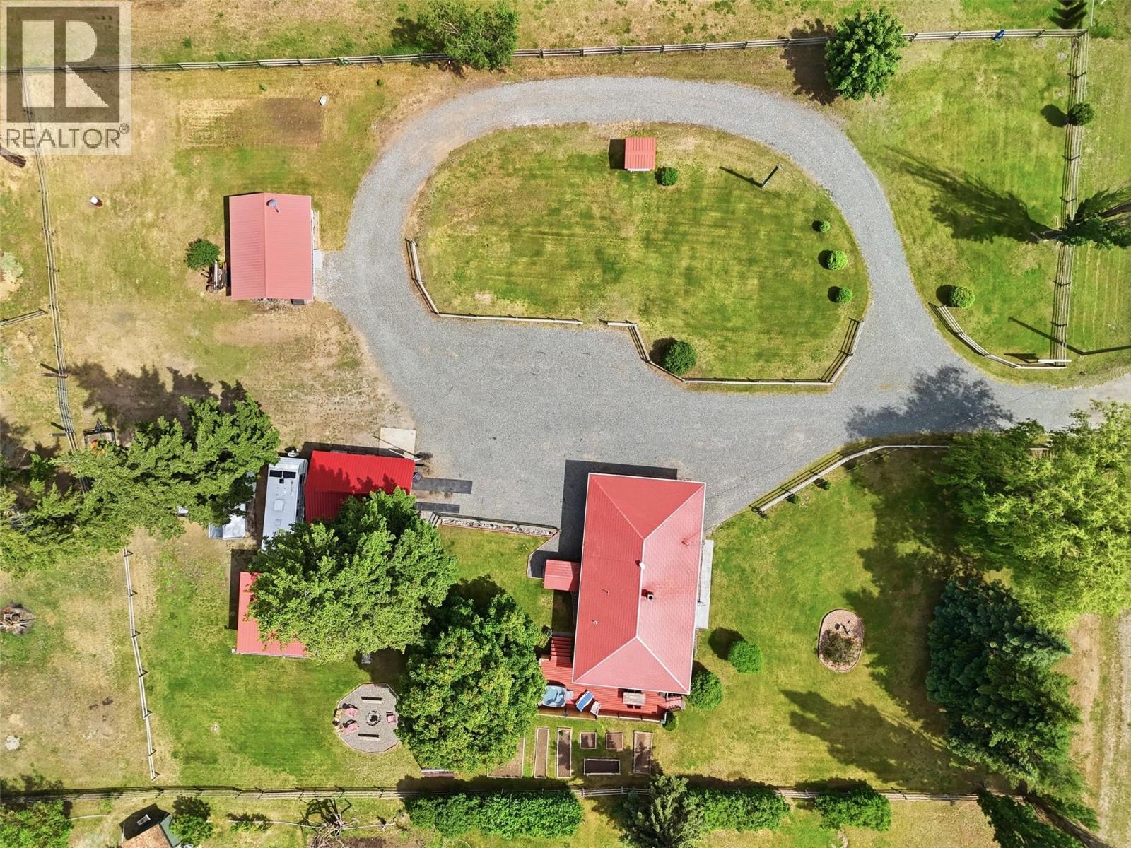3191 Yellowhead Highway S, Barriere, British Columbia  V0E 2E0 - Photo 2 - 10389900