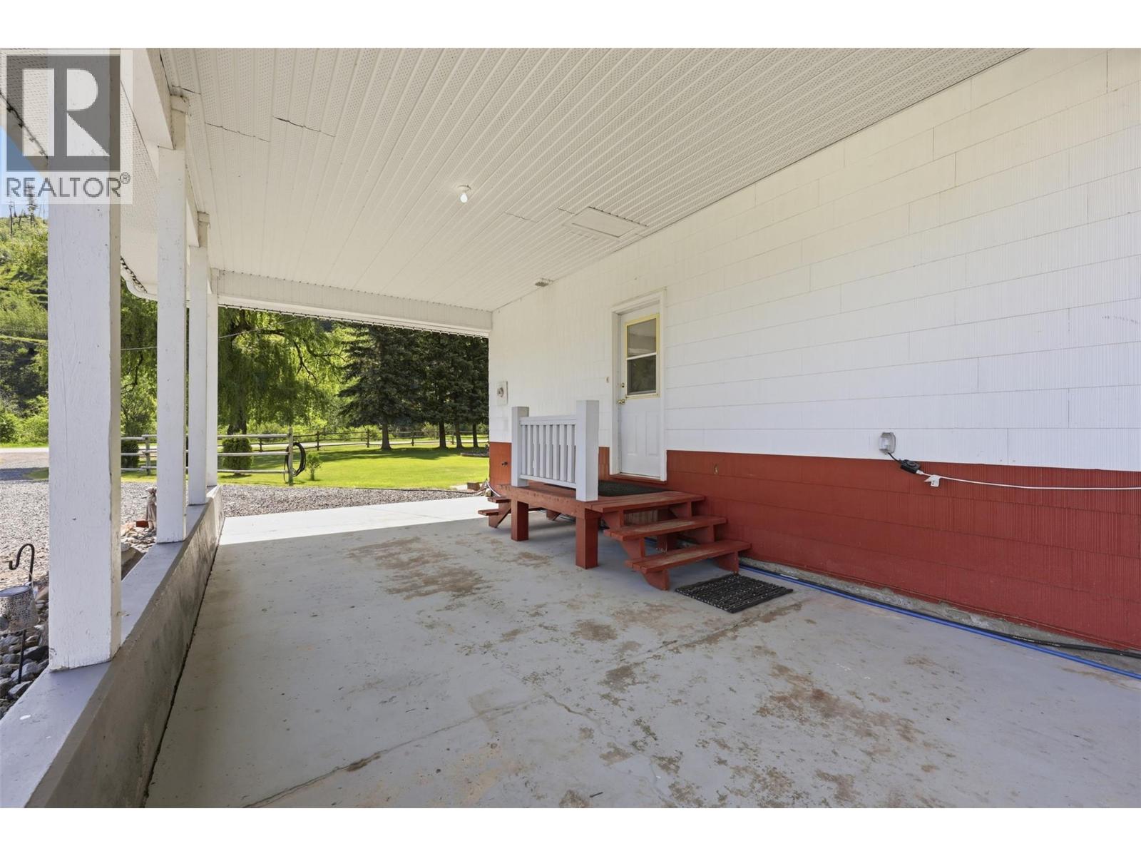 3191 Yellowhead Highway S, Barriere, British Columbia  V0E 2E0 - Photo 34 - 10389900