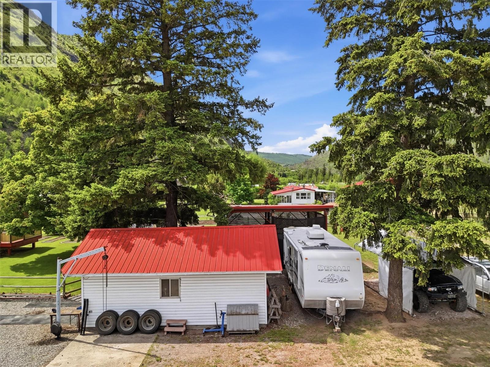 3191 Yellowhead Highway S, Barriere, British Columbia  V0E 2E0 - Photo 38 - 10389900
