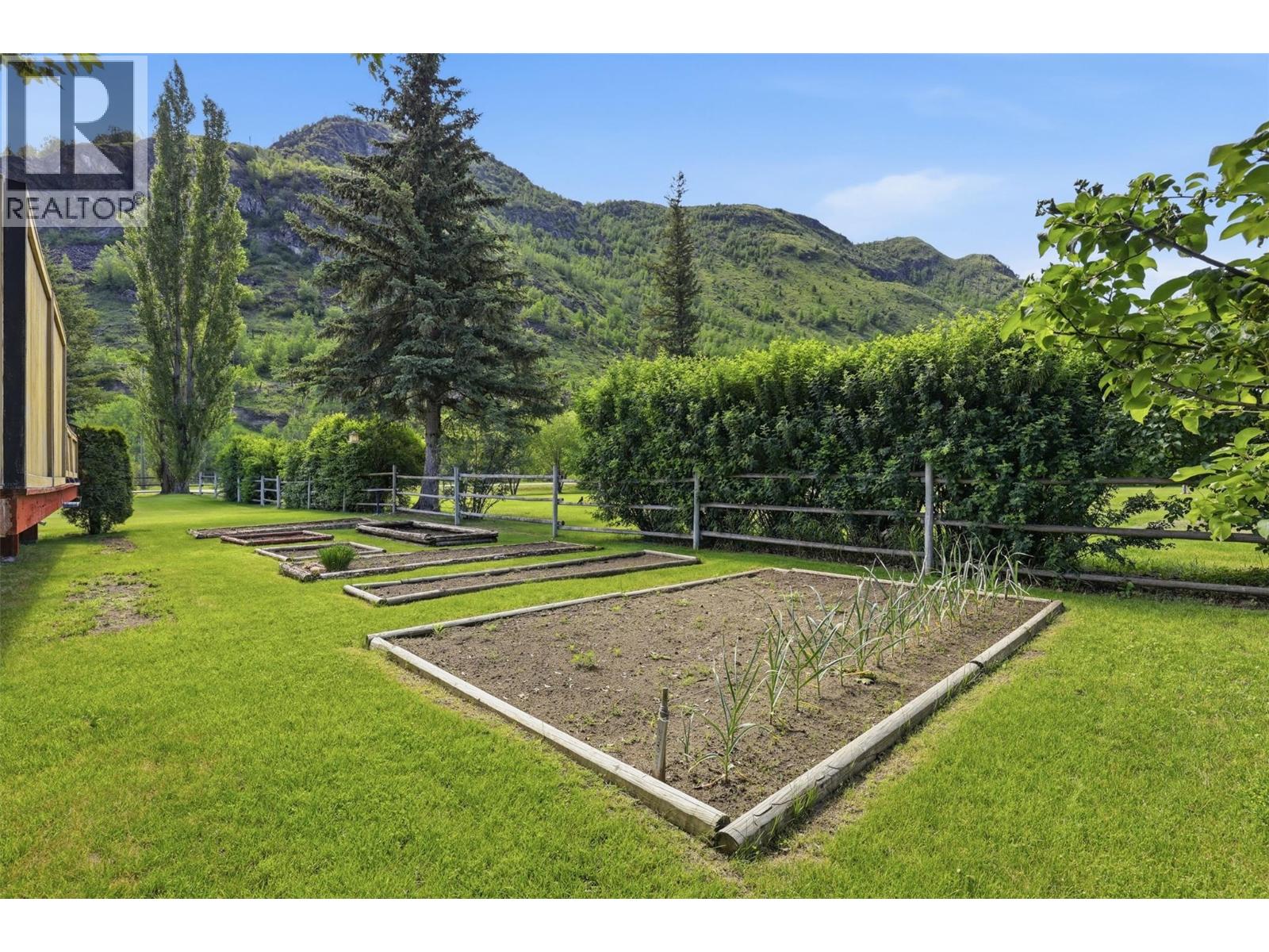 3191 Yellowhead Highway S, Barriere, British Columbia  V0E 2E0 - Photo 44 - 10389900