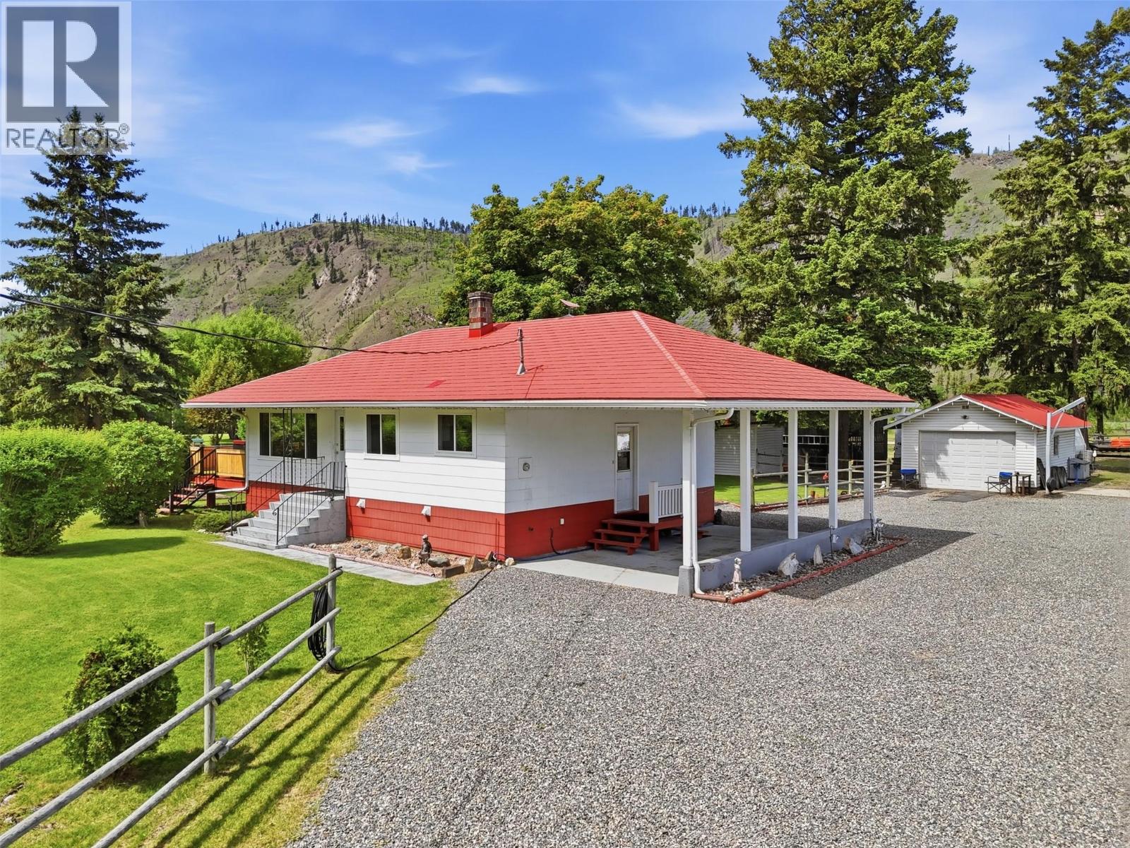 3191 Yellowhead Highway S, Barriere, British Columbia  V0E 2E0 - Photo 7 - 10389900
