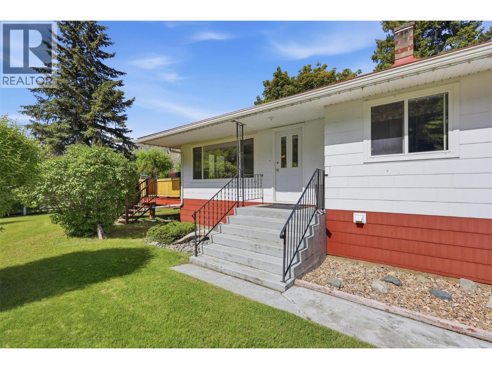 3191 Yellowhead Highway S, Barriere, British Columbia  V0E 2E0 - Photo 8 - 10389900