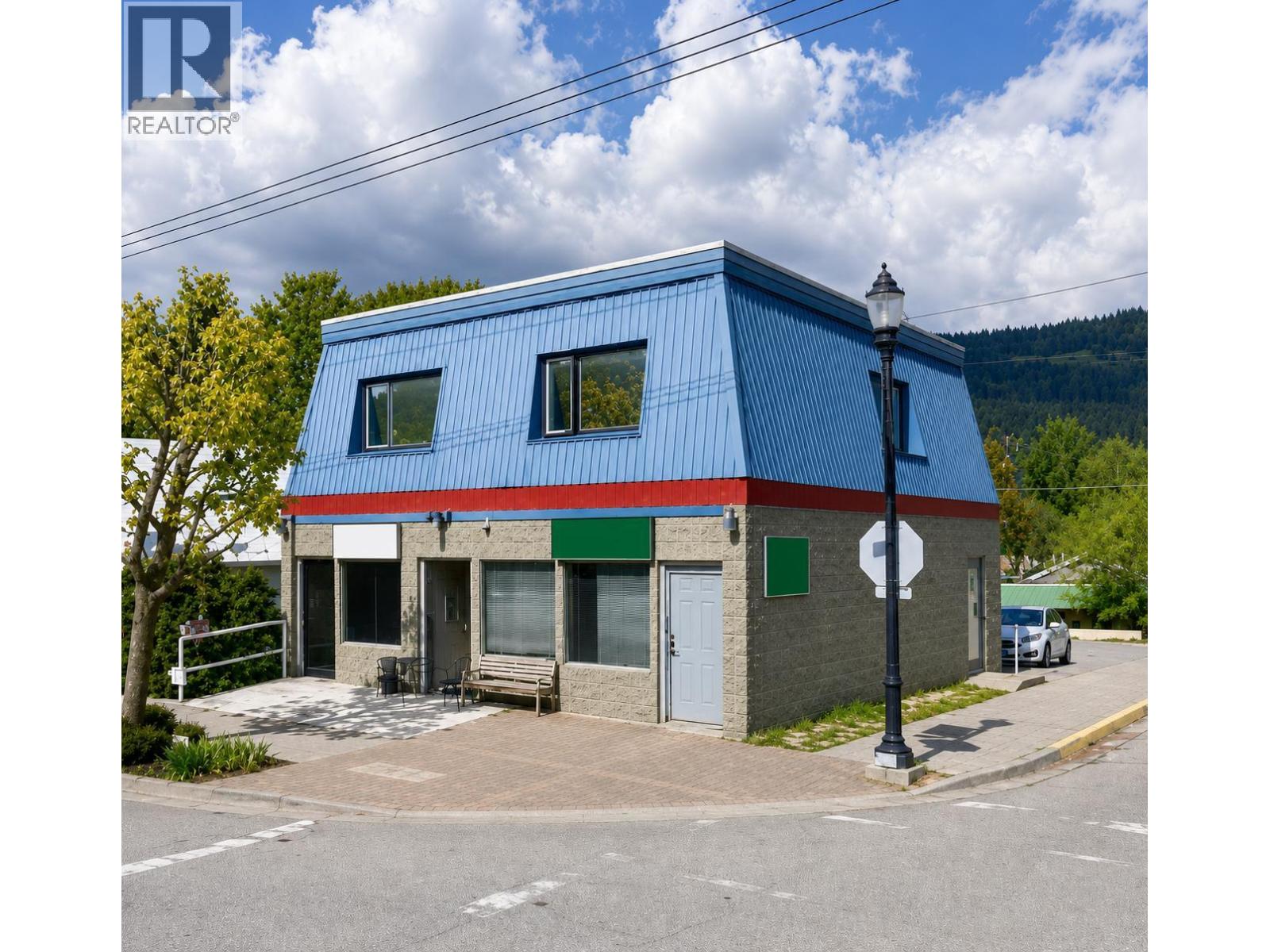 560 Shuswap Avenue, Chase, British Columbia  V0E 1M1 - Photo 1 - 10389860