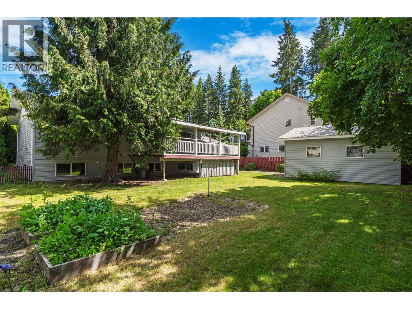 851 26 Street Se, Salmon Arm, British Columbia  V1E 2H6 - Photo 32 - 10389410