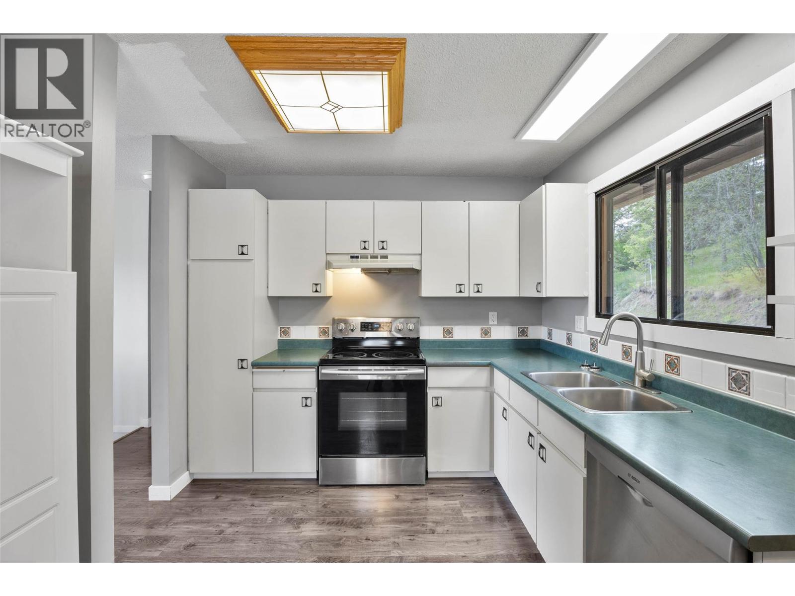 1967 Harrison Way, Kamloops, British Columbia  V1S 1M8 - Photo 4 - 10389973