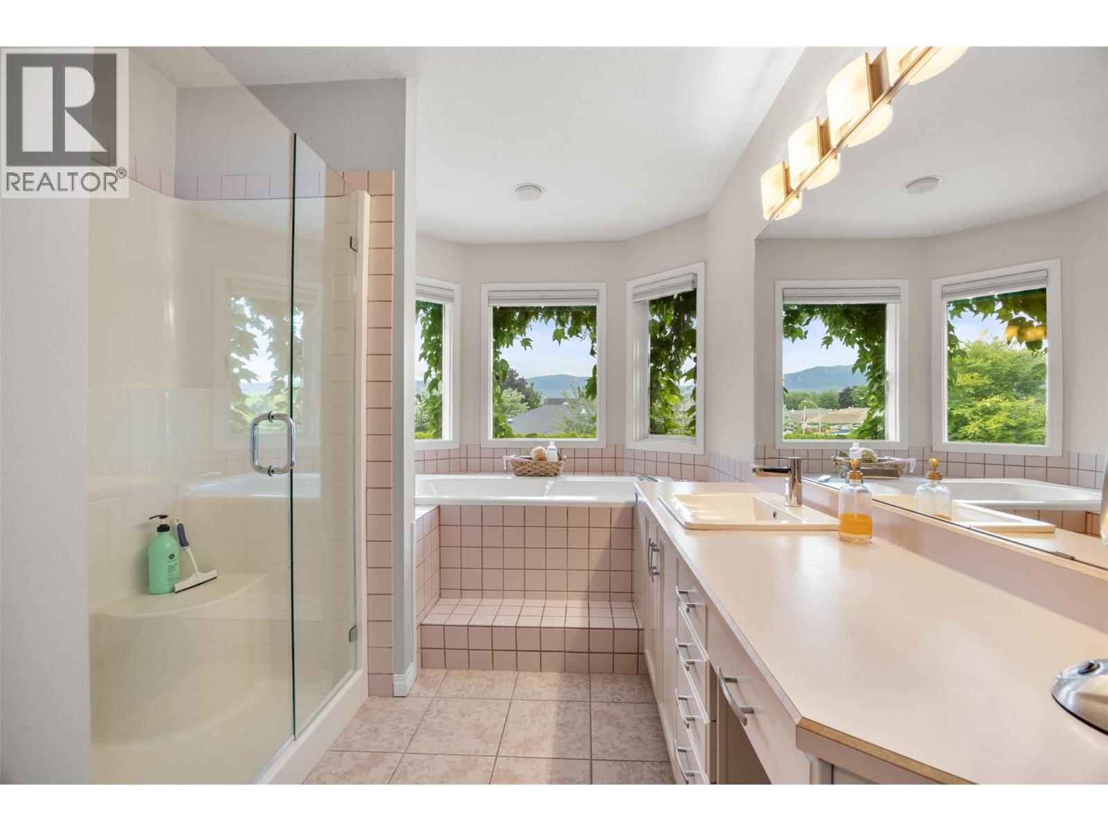 1045 Cameron Avenue, Kelowna, British Columbia  V1Y 8V4 - Photo 39 - 10389574